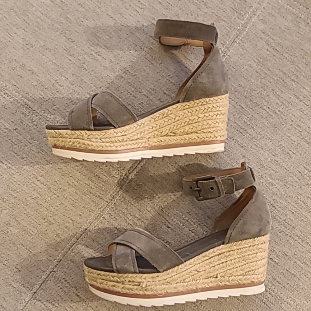 MARC FISHER Olive Green Suede Platform Espadrilles Sz 8